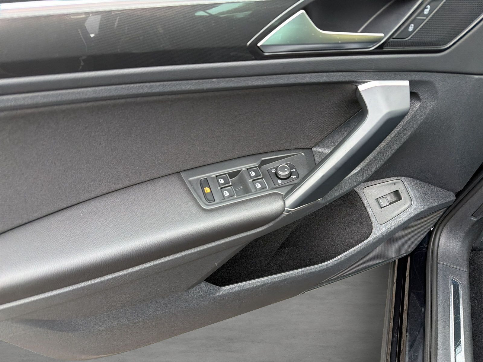 Volkswagen - Tiguan_21