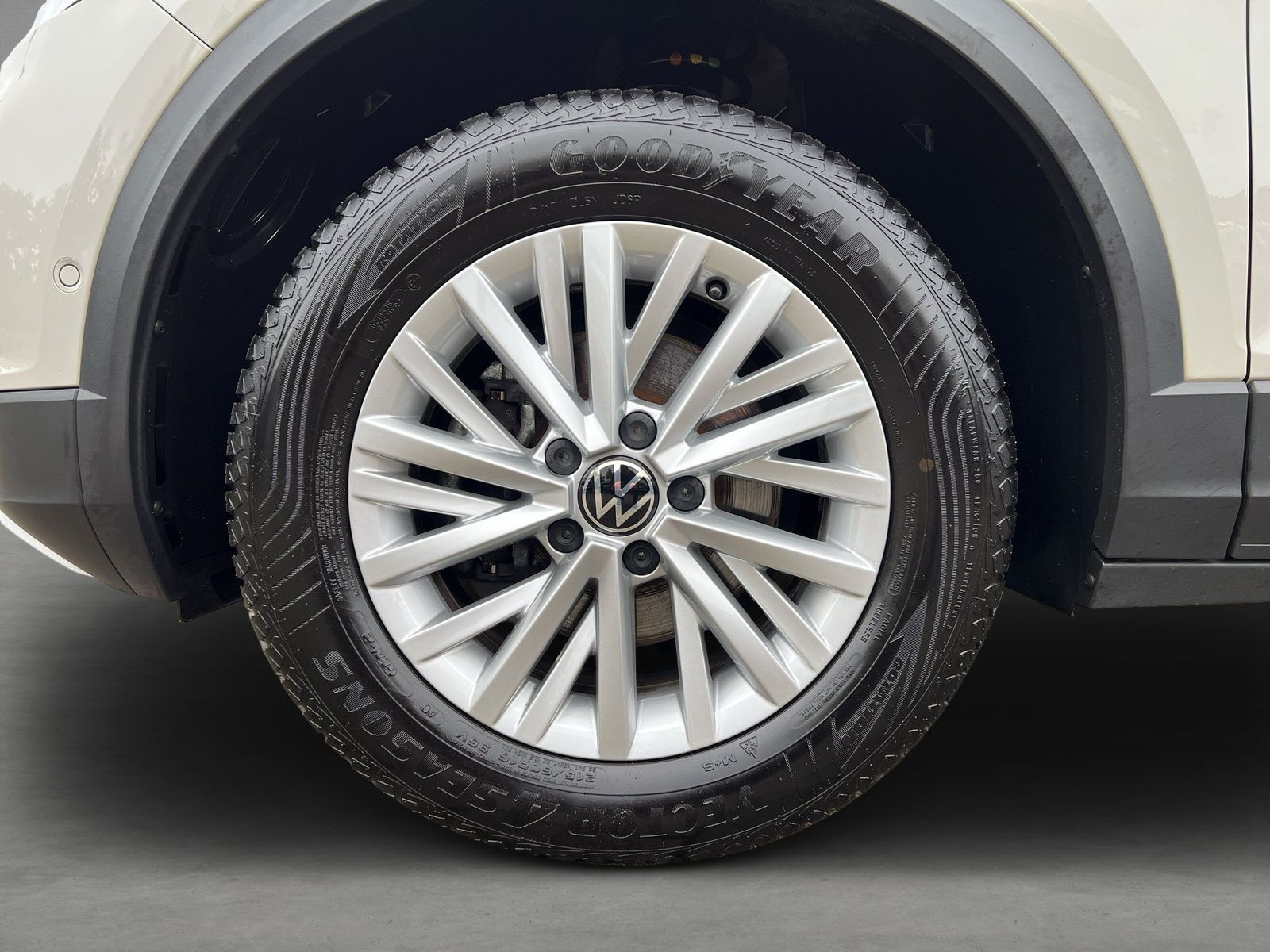 Volkswagen - T-Roc_7