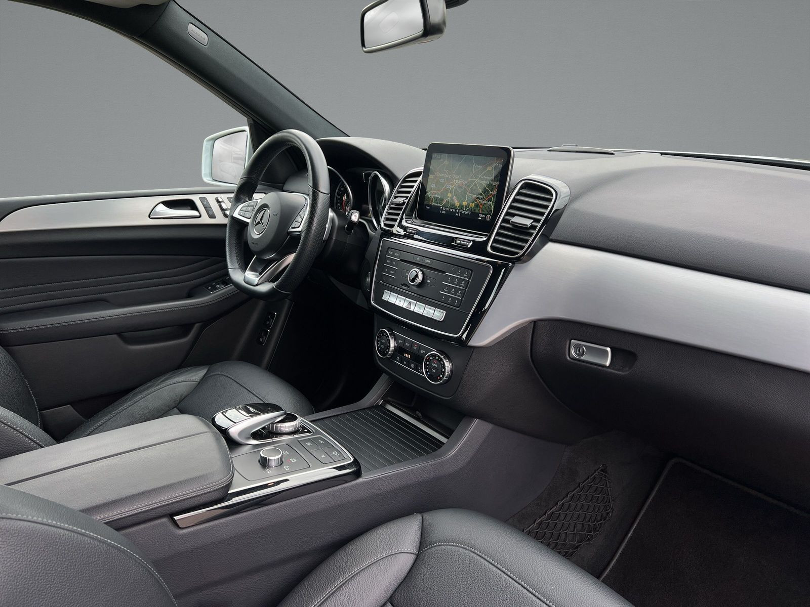 Mercedes-Benz - GLE 400_14