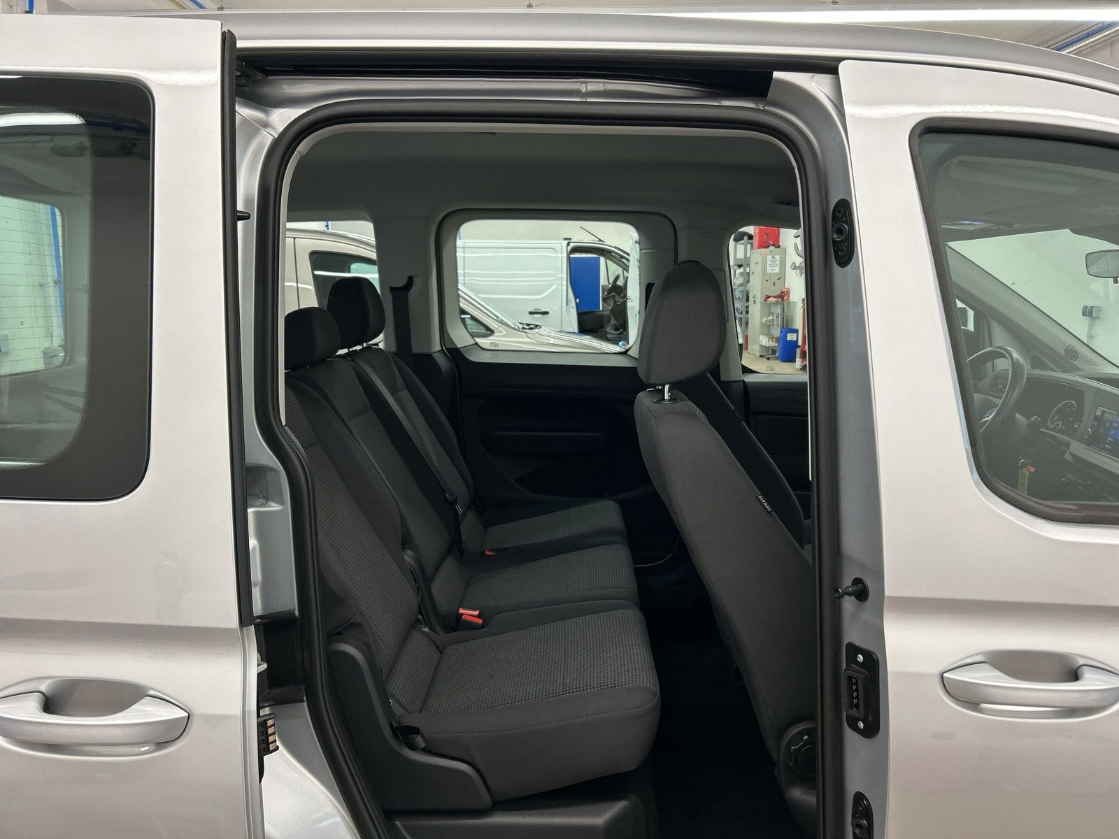 Volkswagen - Caddy_10