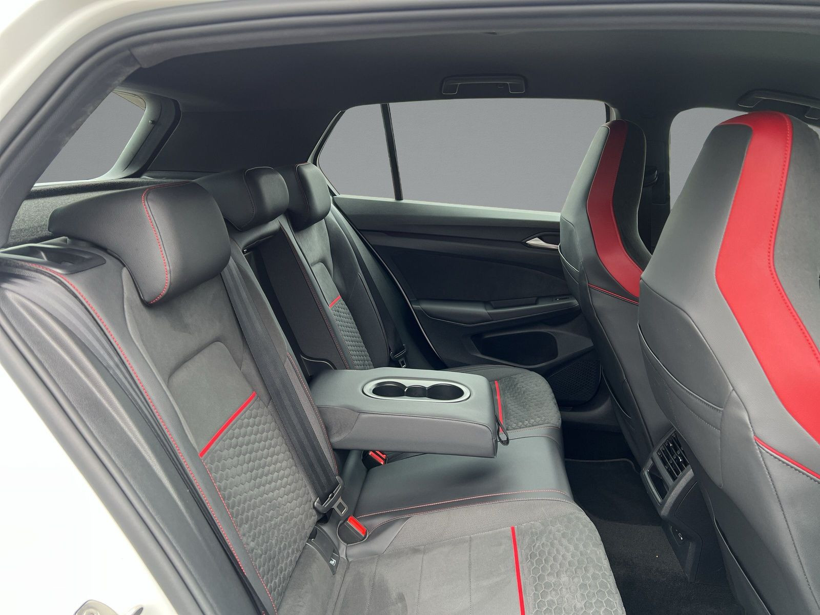 Volkswagen - Golf GTI_14