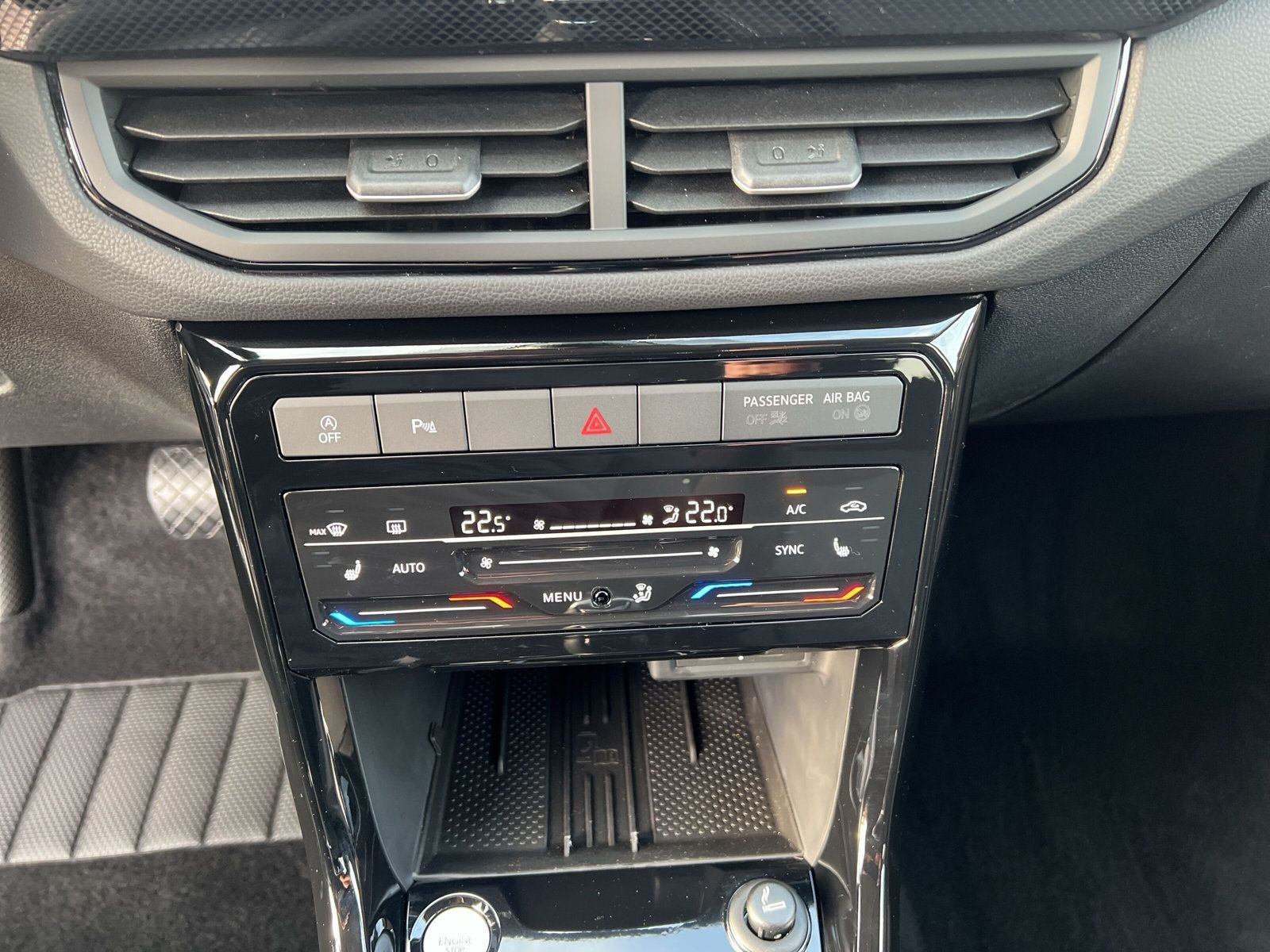 Volkswagen - T-Cross_19