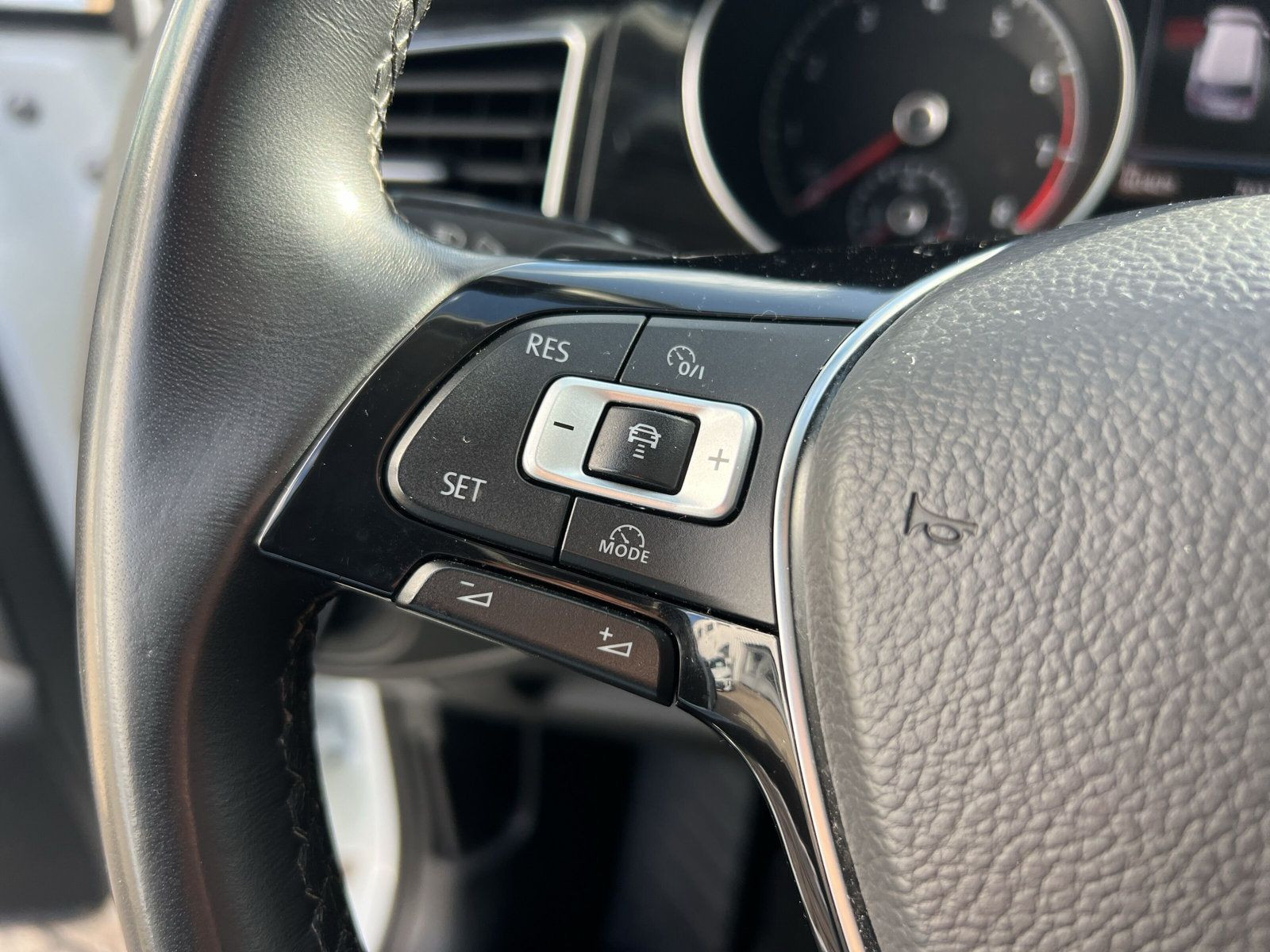 Volkswagen - Golf Sportsvan_28