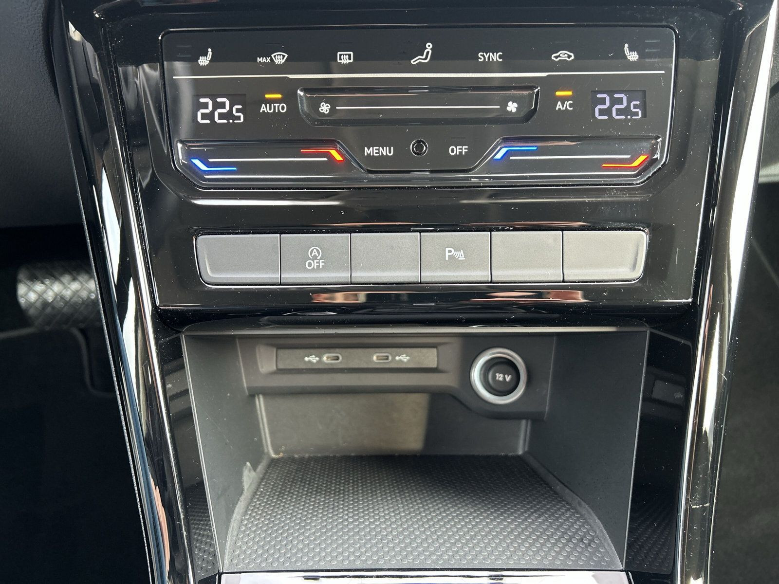 Volkswagen - Touran_16