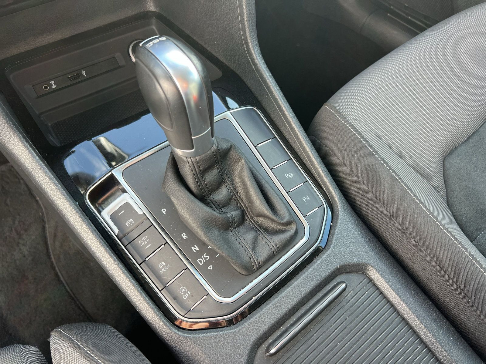Volkswagen - Golf Sportsvan_15