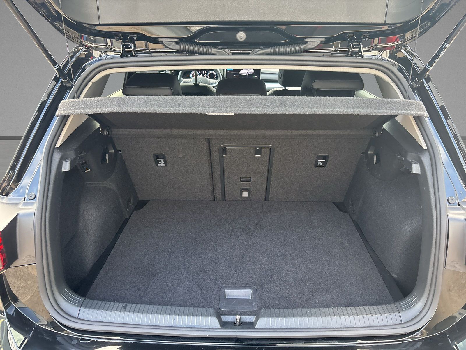 Volkswagen - Golf_12 Volkswagen - Golf_12
