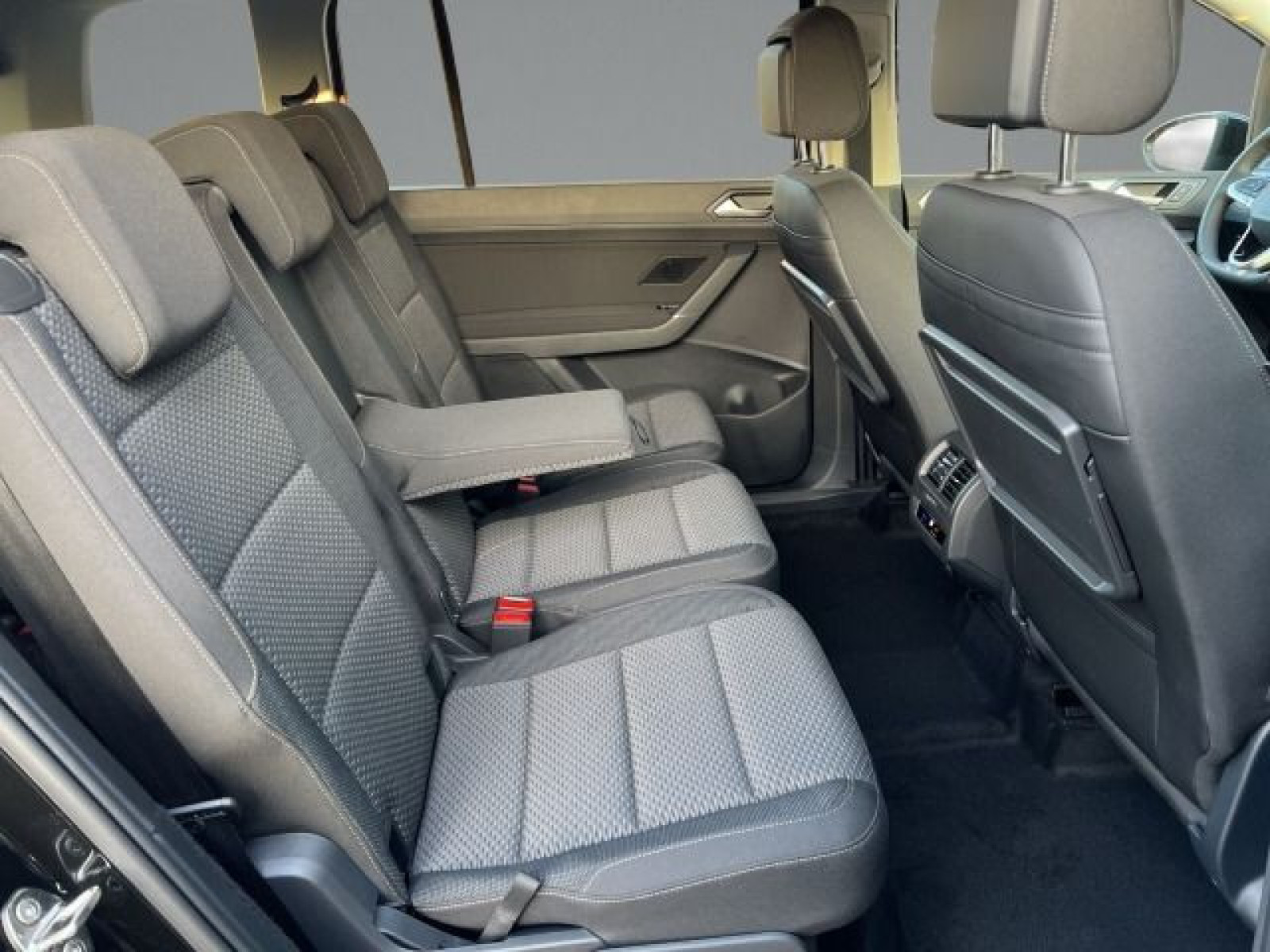 Volkswagen - Touran_14