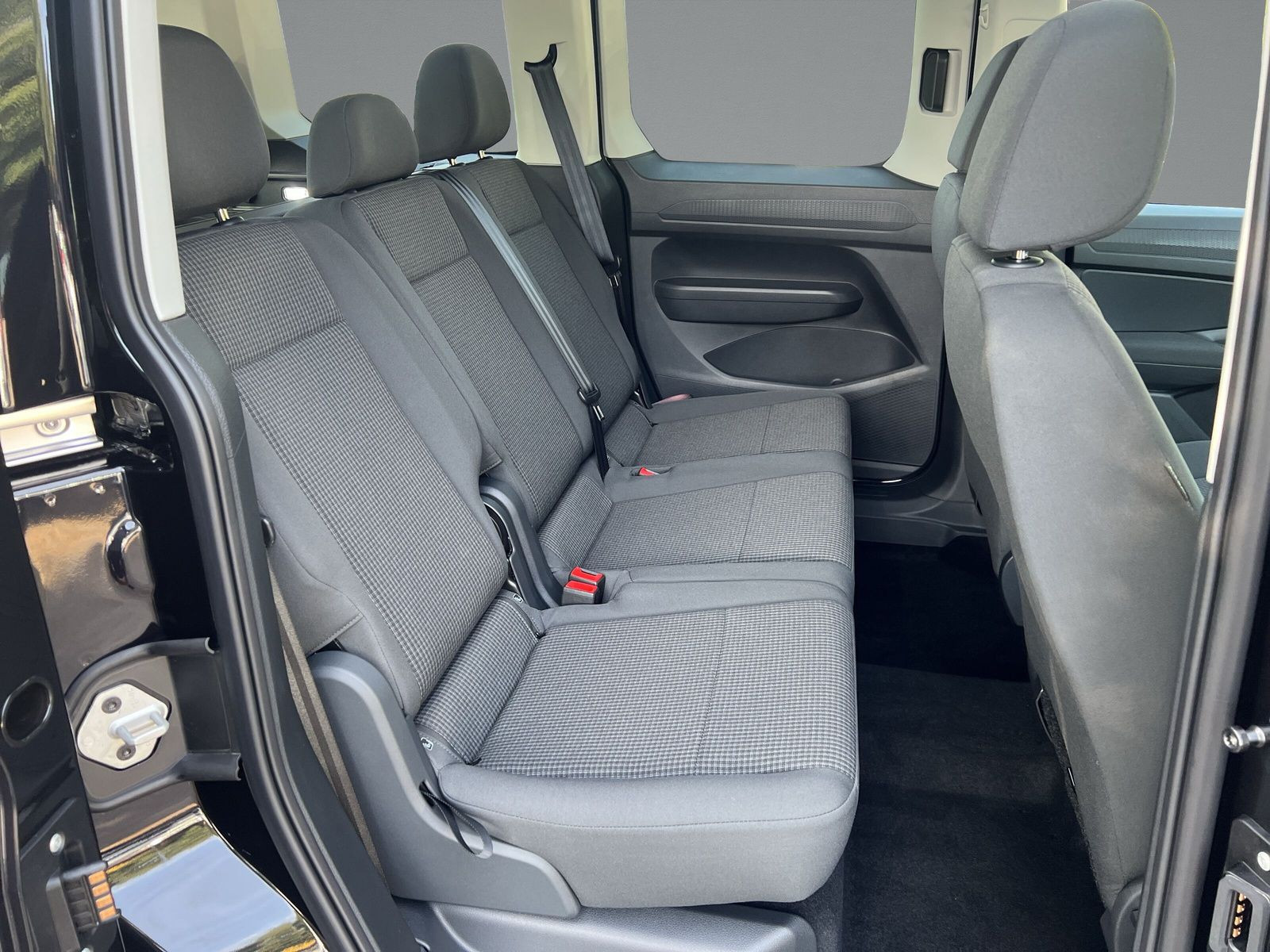 Volkswagen - Caddy_13