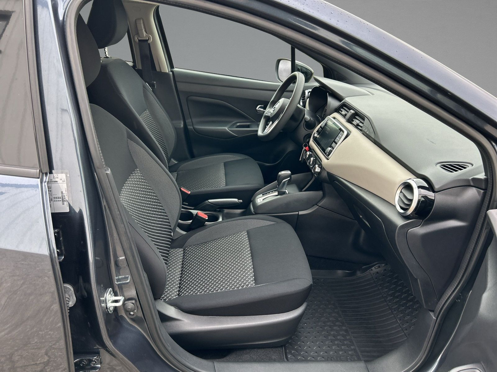 Nissan - Micra_10