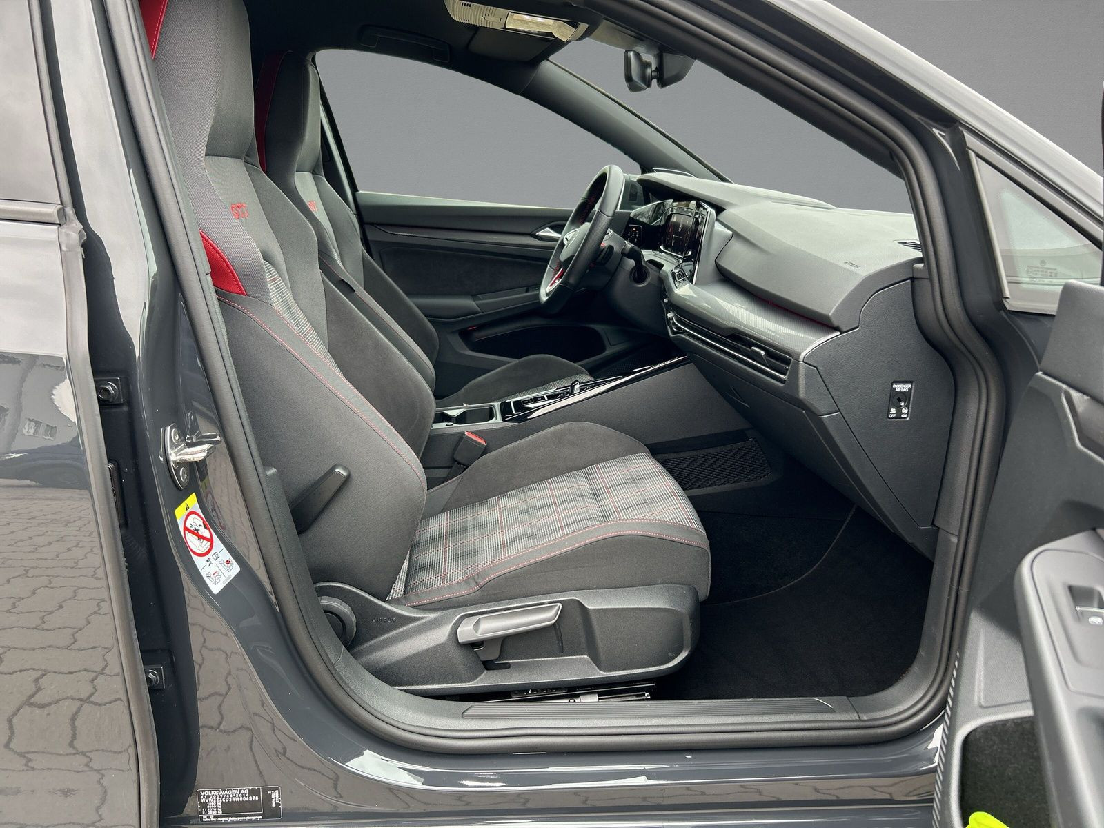 Volkswagen - Golf GTI_12