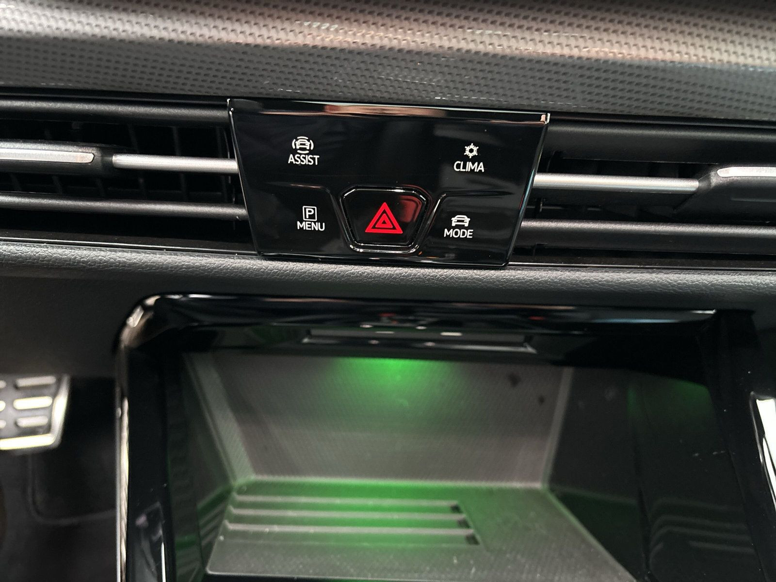 Volkswagen - Golf_16