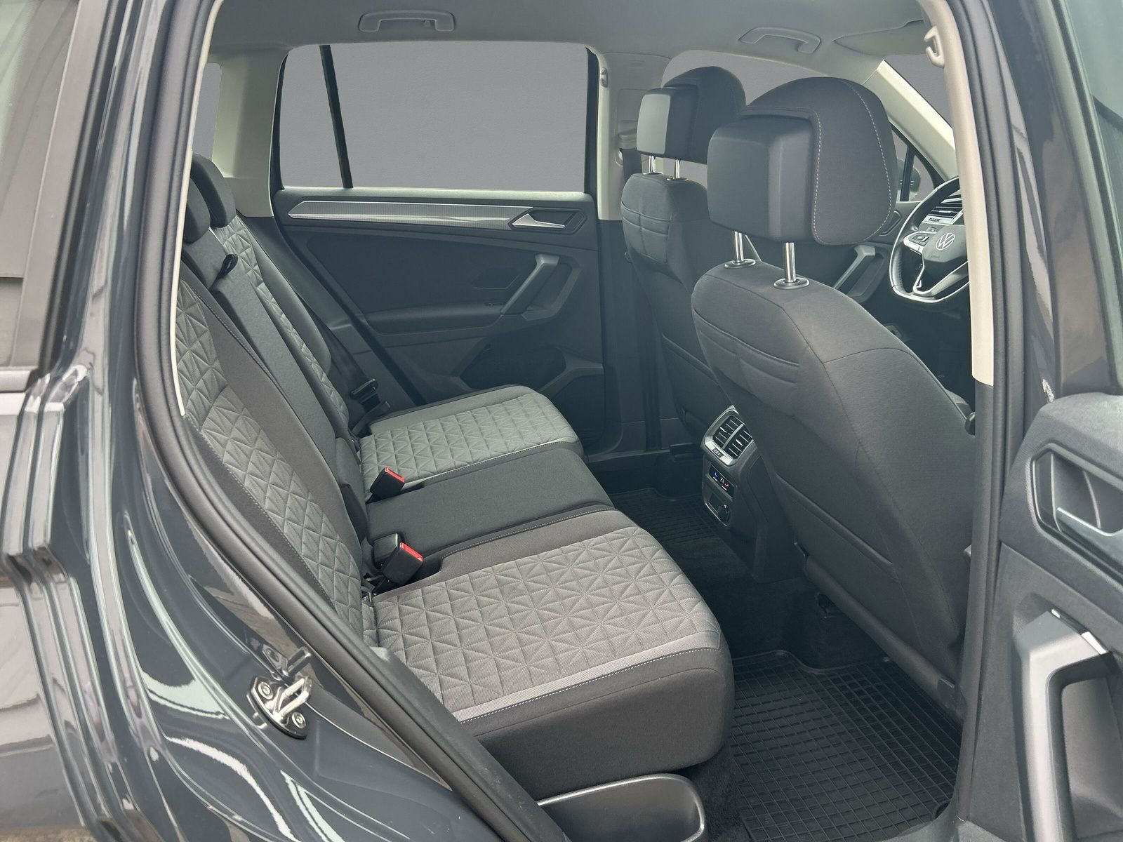 Volkswagen - Tiguan_13