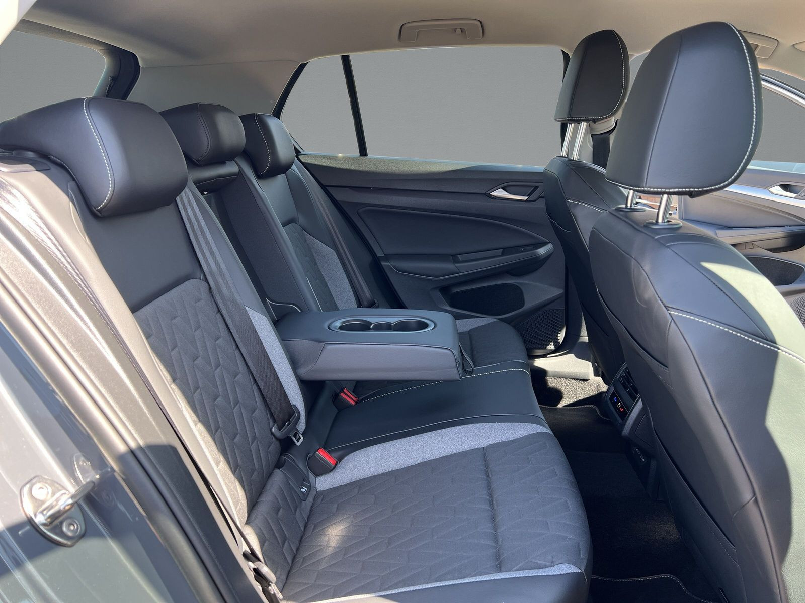 Volkswagen - Golf_14