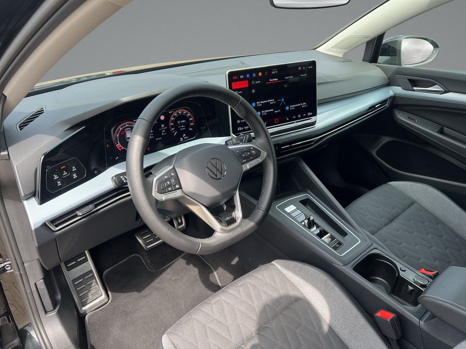 Volkswagen - Golf_8