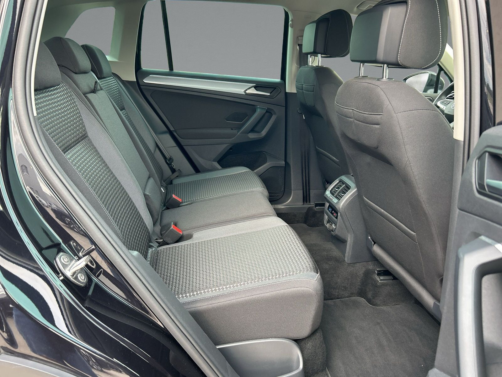 Volkswagen - Tiguan_13