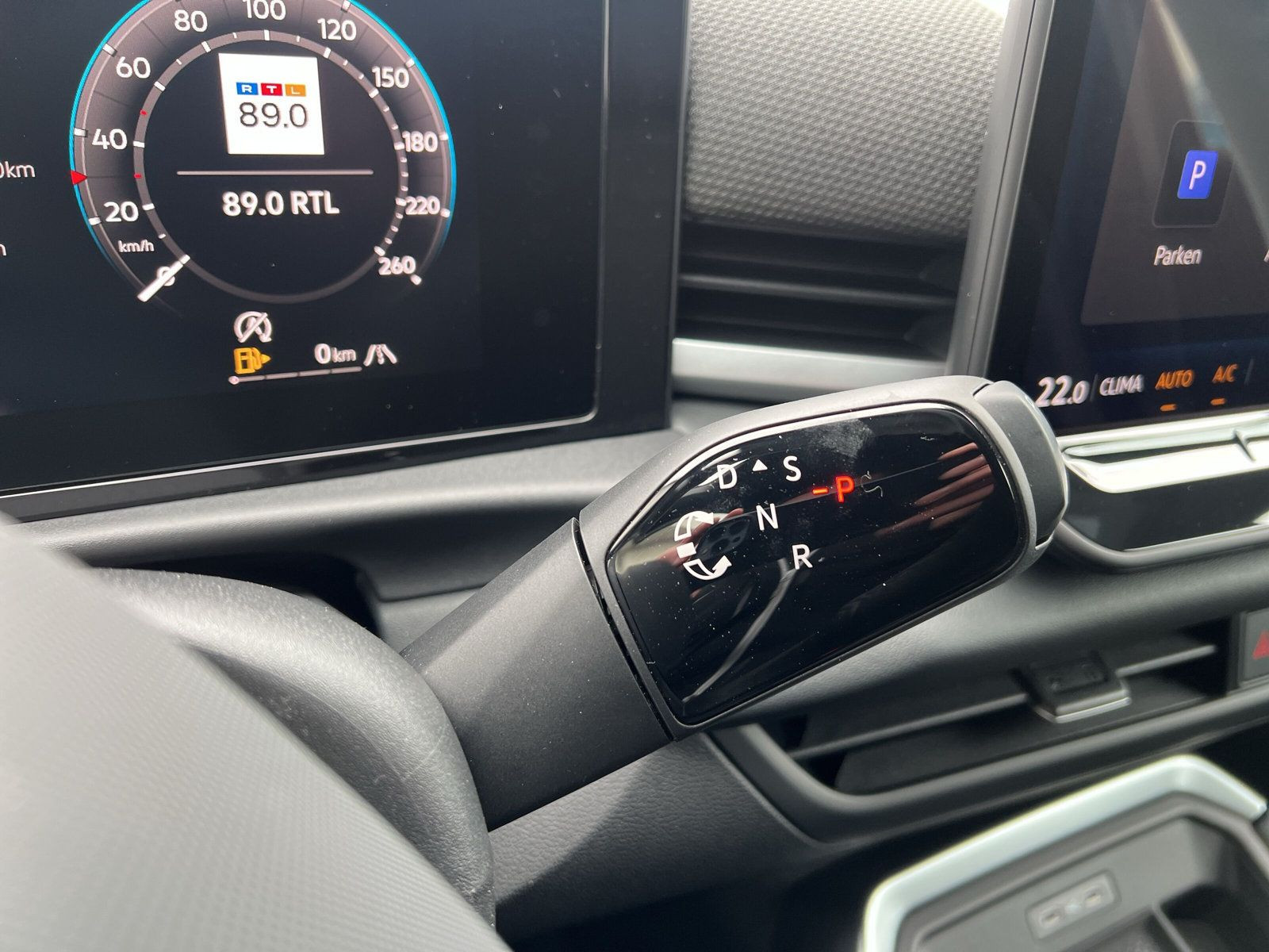 Volkswagen - T-Roc_16