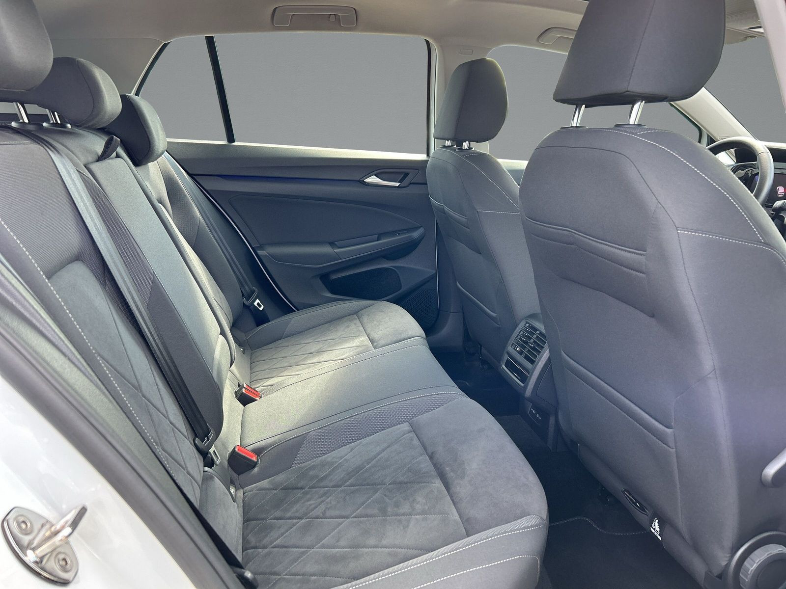 Volkswagen - Golf_13