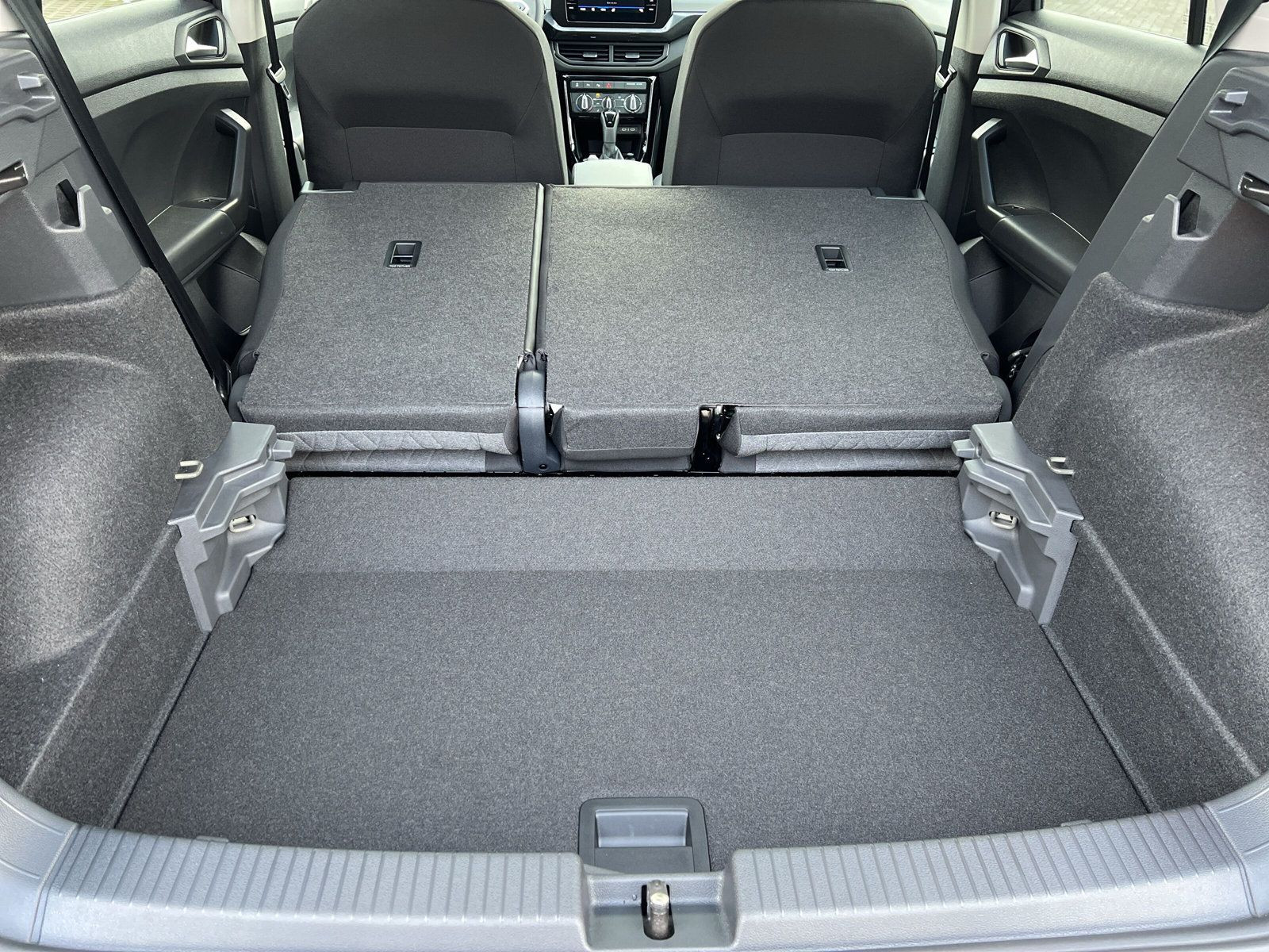 Volkswagen - T-Cross_38
