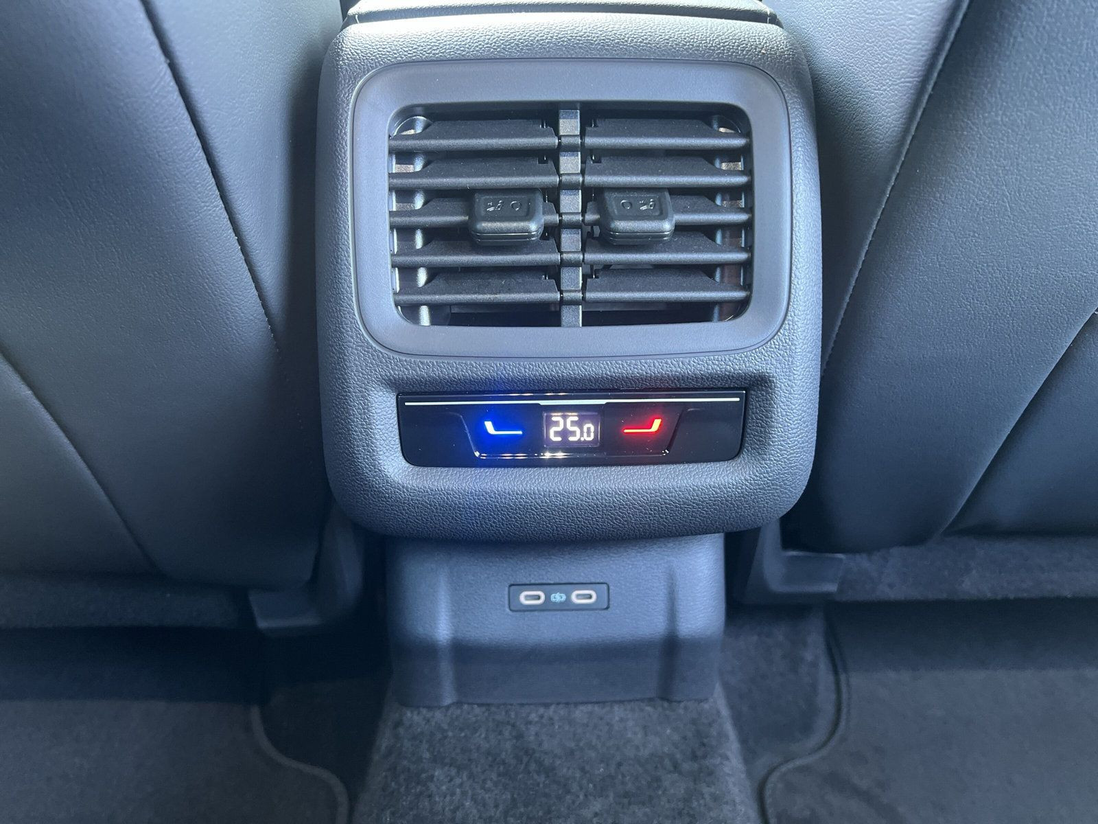 Volkswagen - T-Roc_26