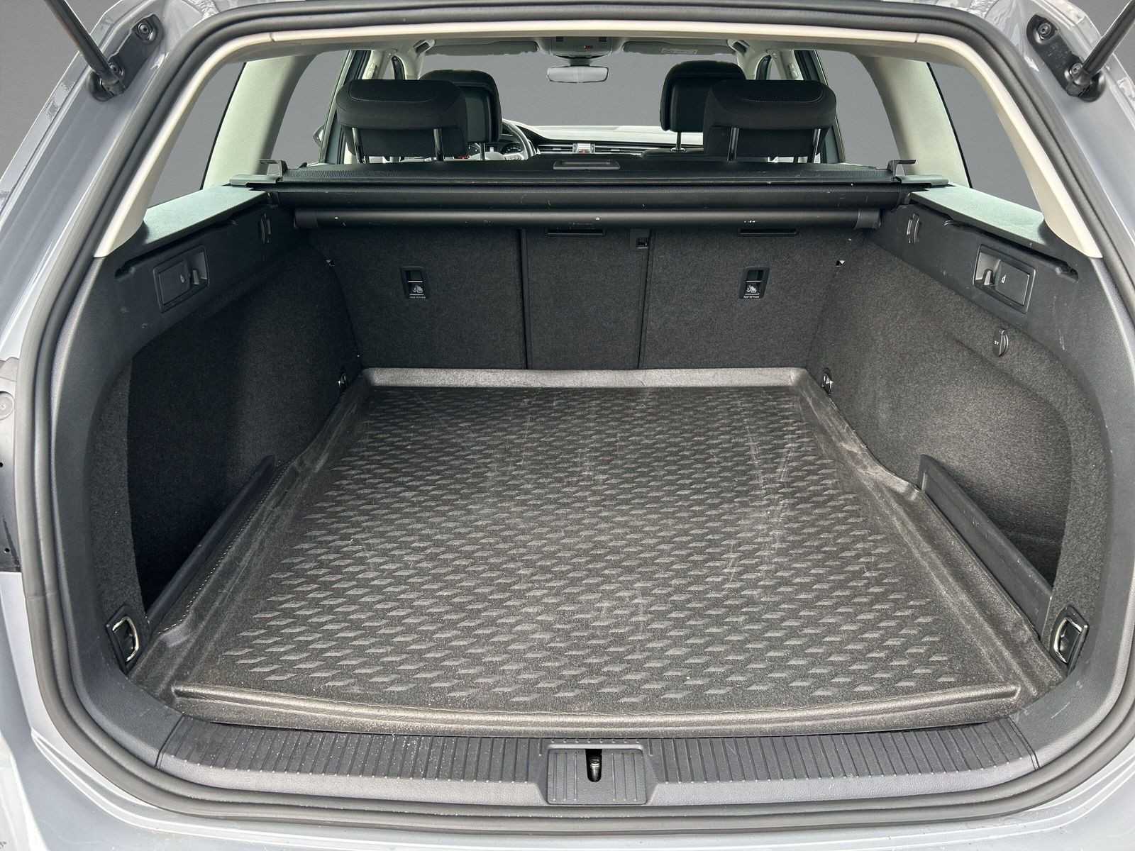 Volkswagen - Passat Variant_11