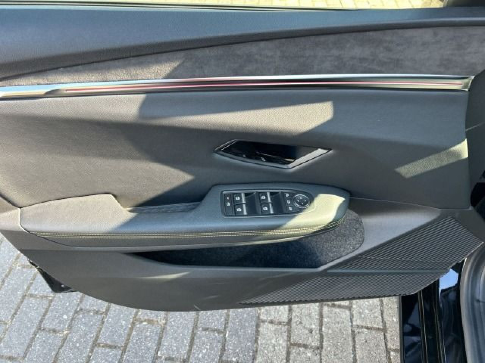 Renault - Megane E-TECH_21