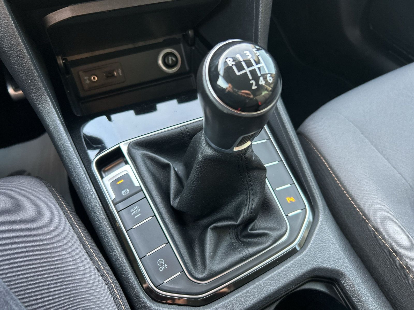 Volkswagen - Golf Sportsvan_15
