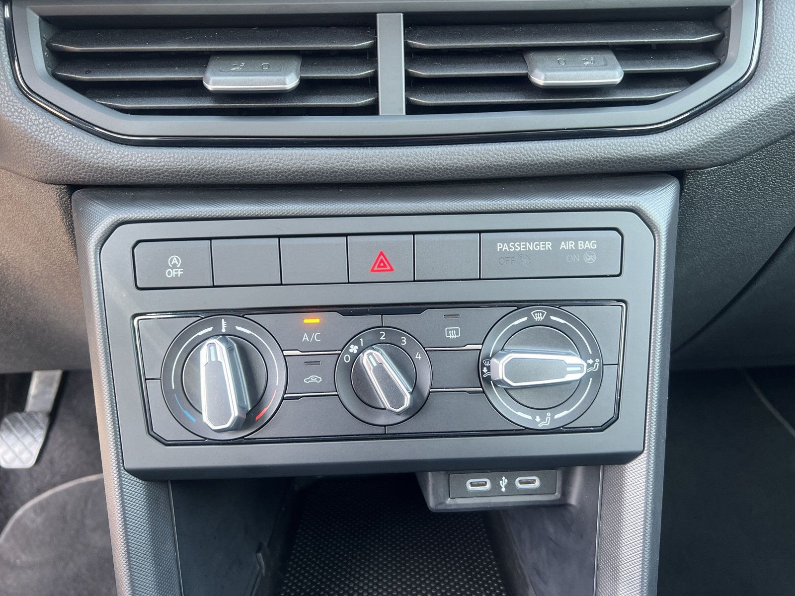 Volkswagen - T-Cross_19