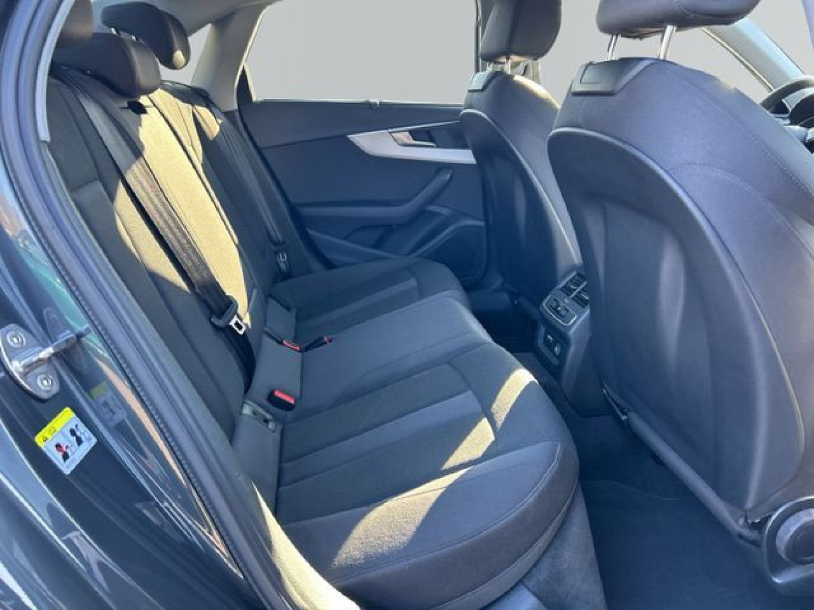 Audi - A4 Limousine_12