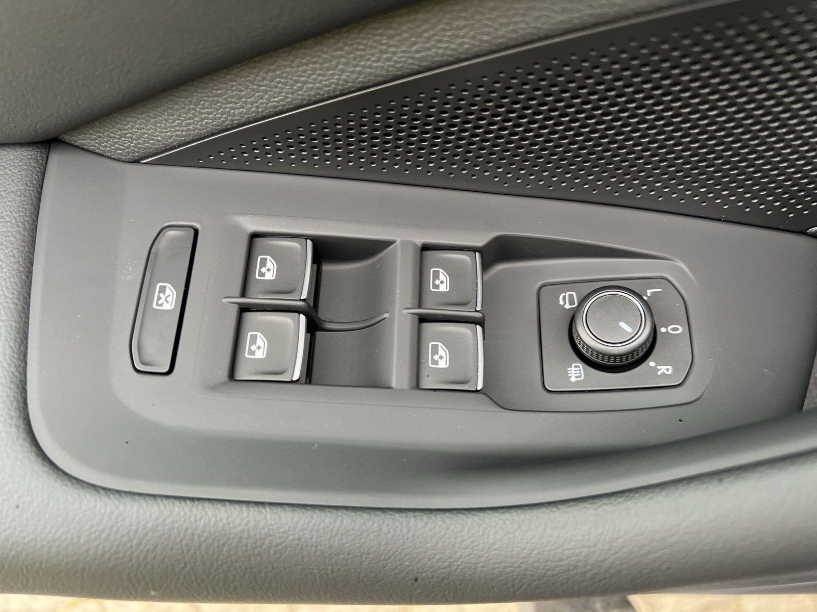 Volkswagen - Passat Variant_25