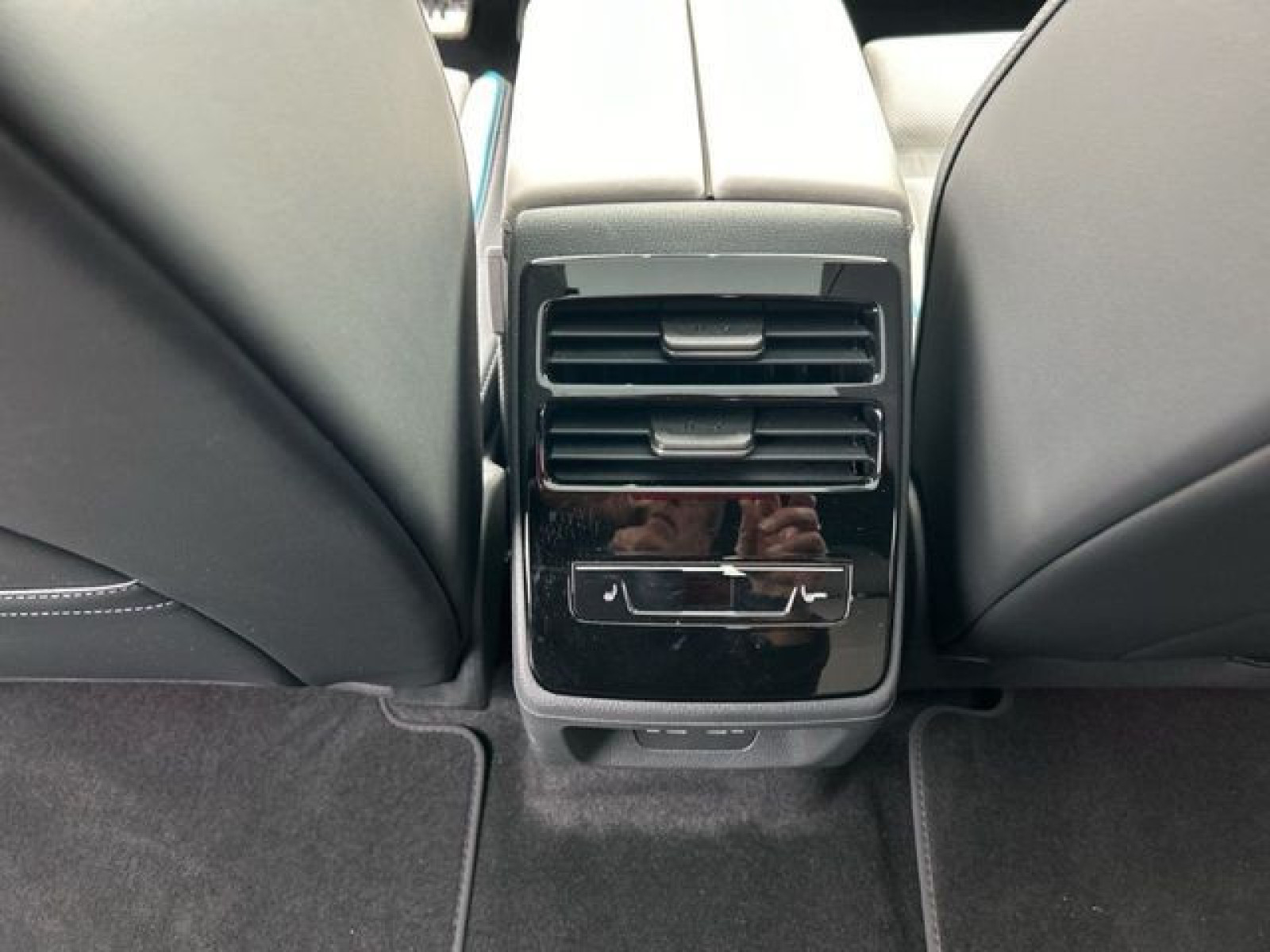 Volkswagen - ID.7_27