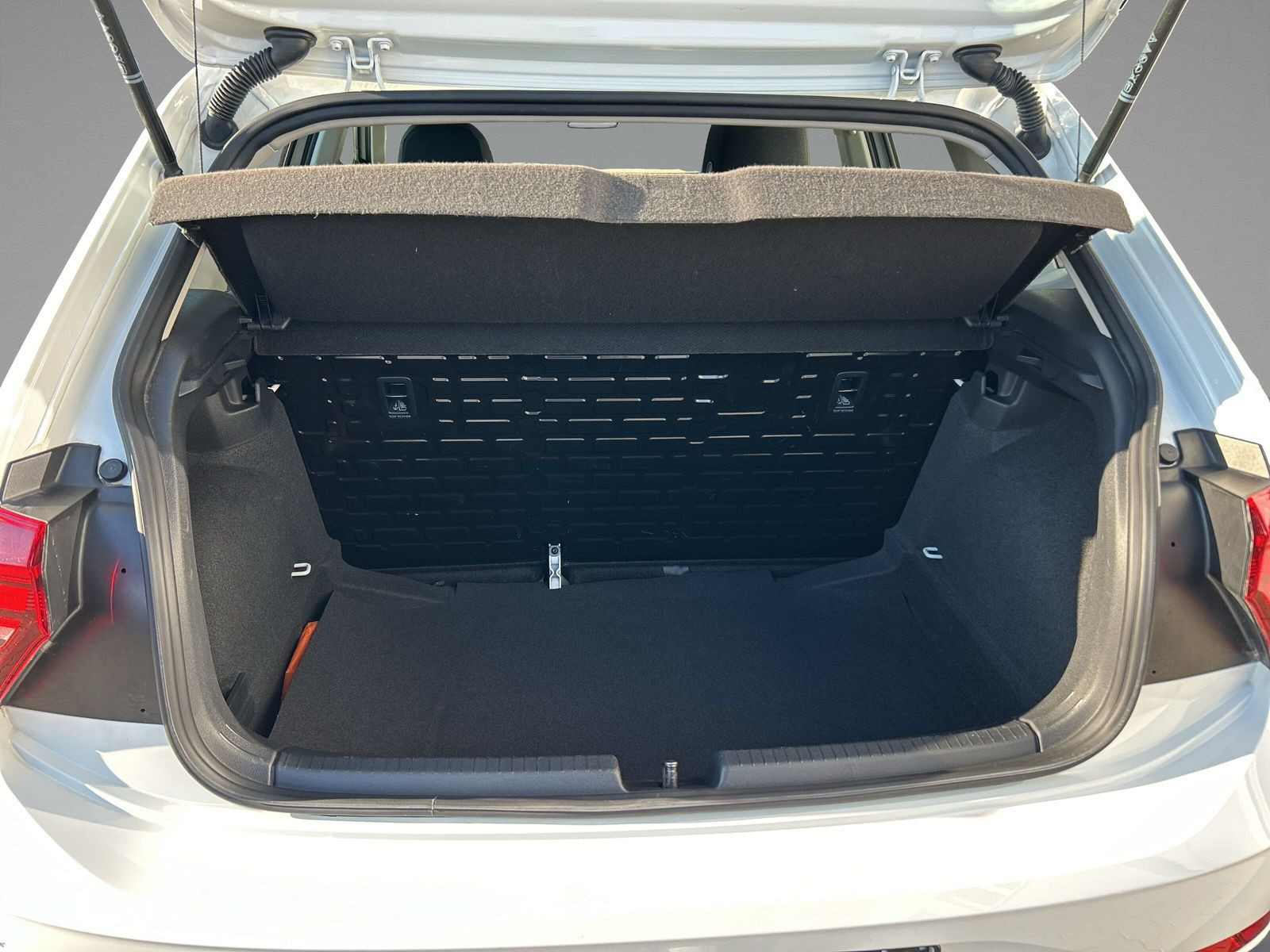 Volkswagen - Polo_11