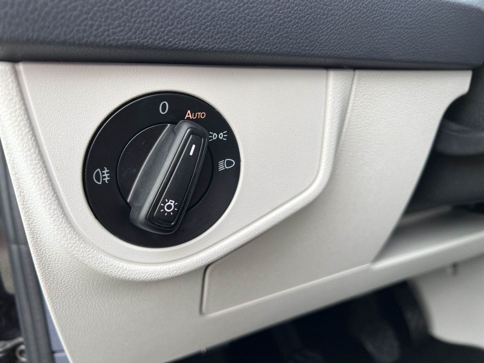 Volkswagen - Polo_25