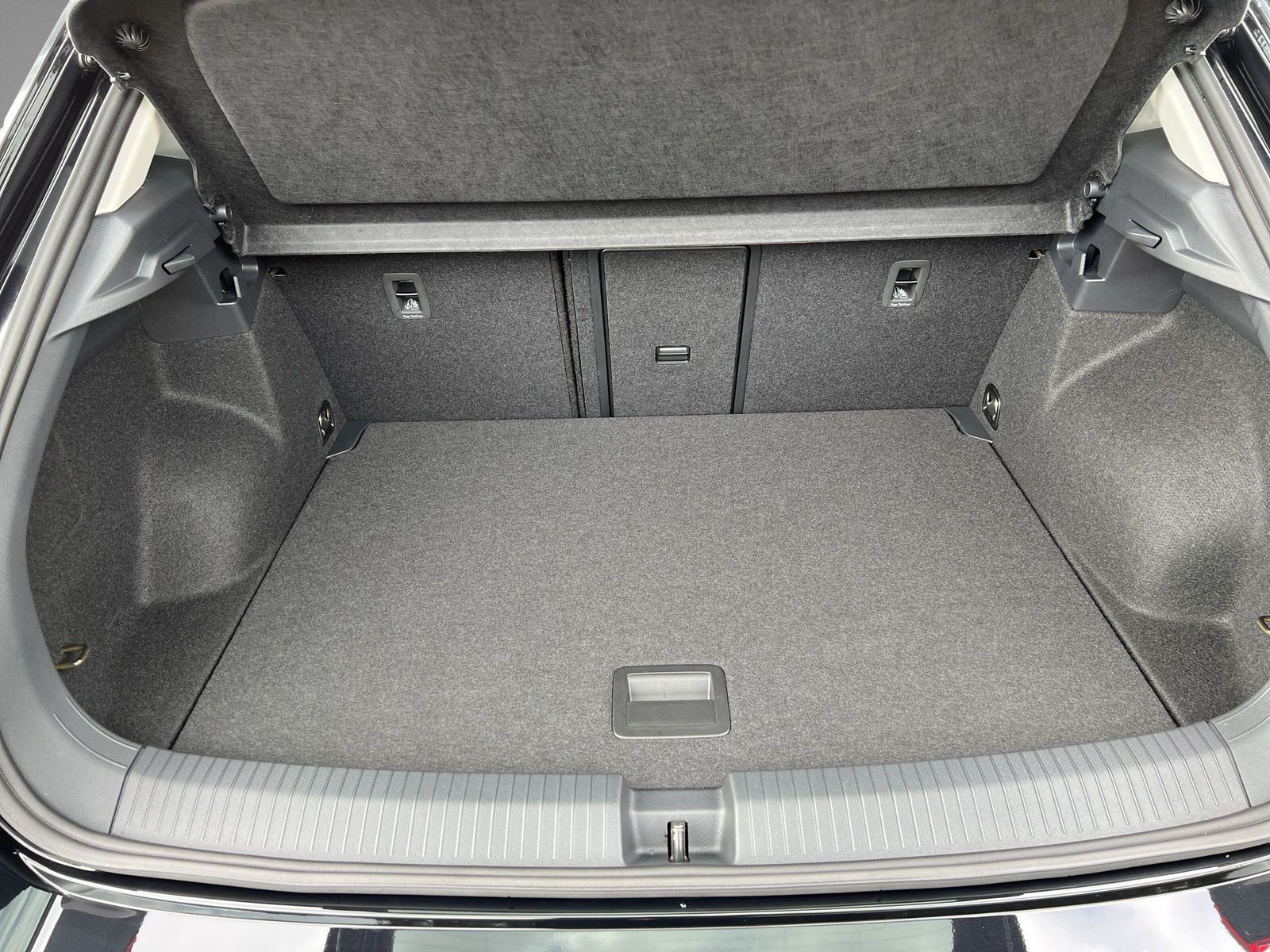 Volkswagen - T-Roc_12