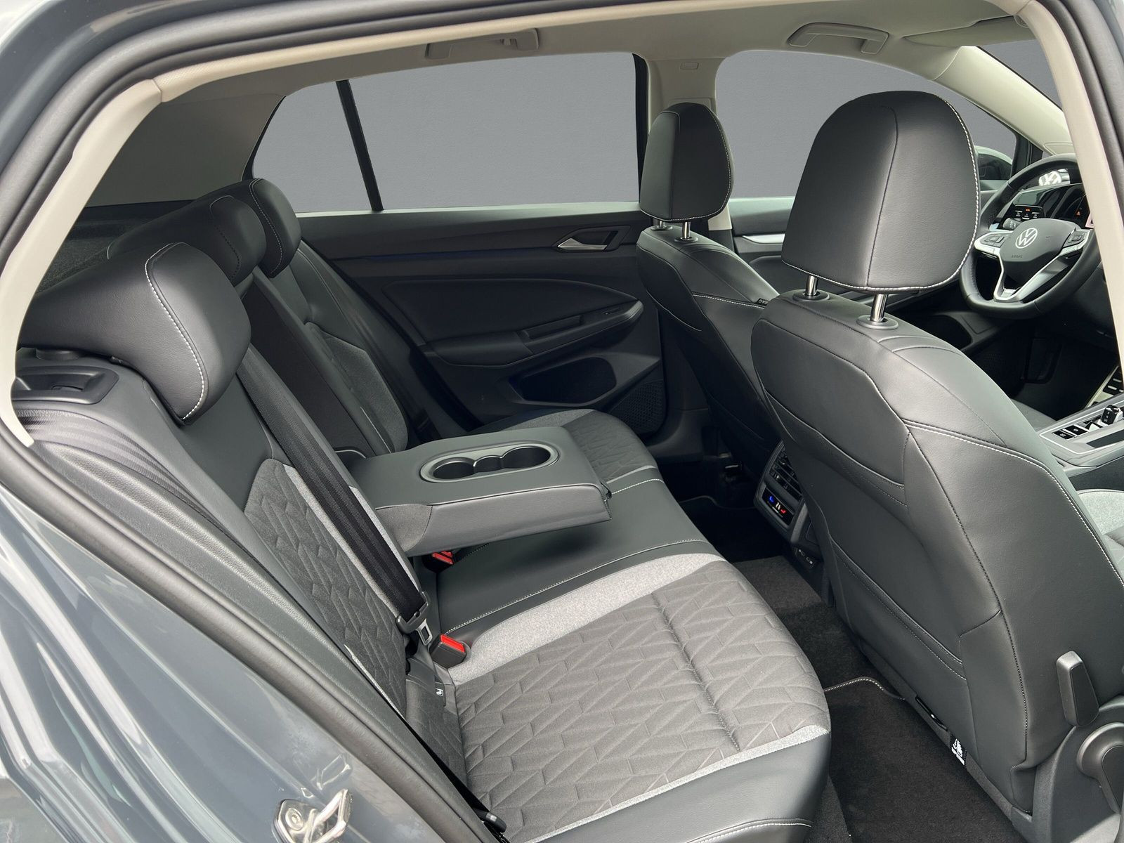 Volkswagen - Golf_14