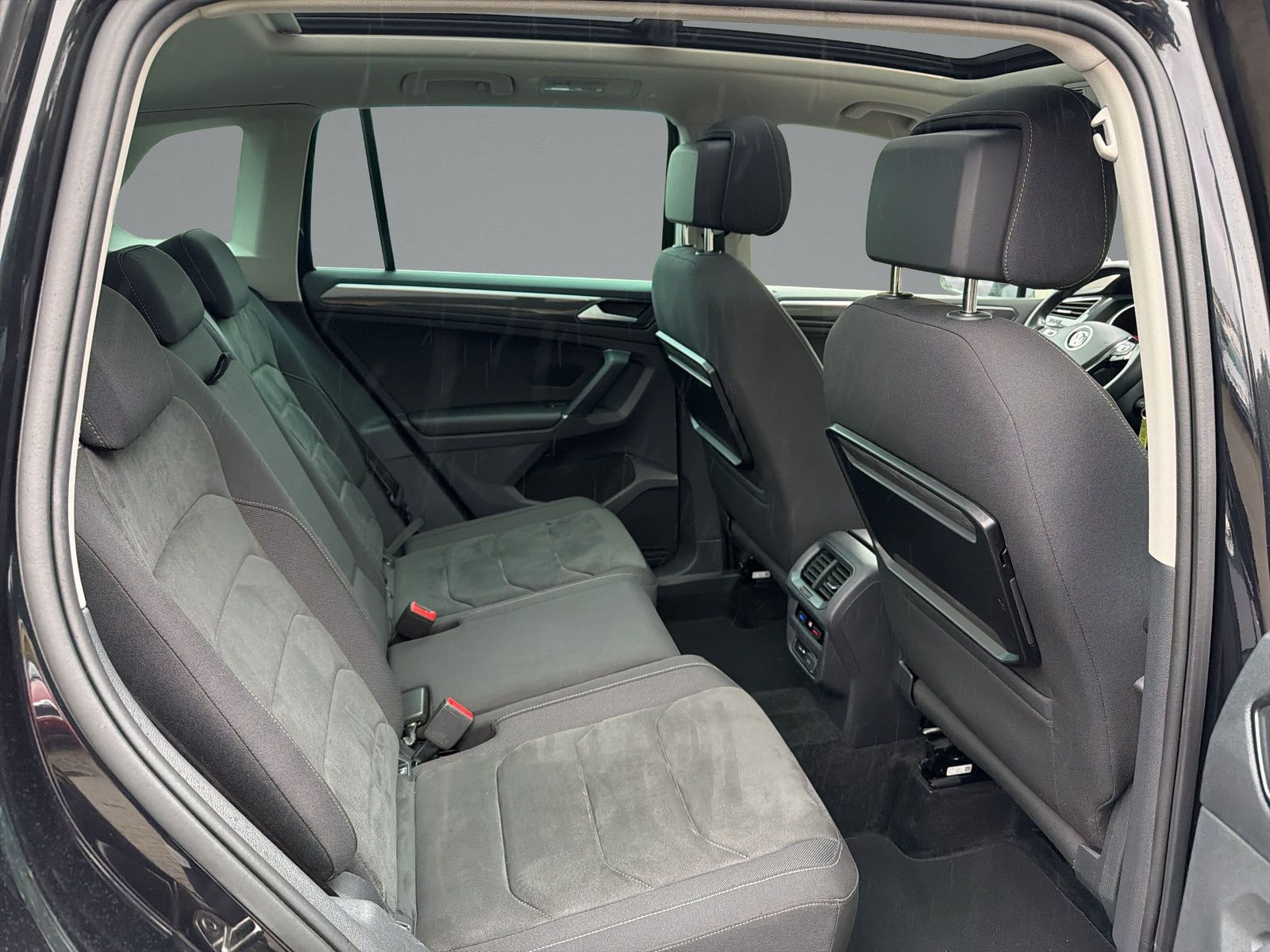 Volkswagen - Tiguan_13