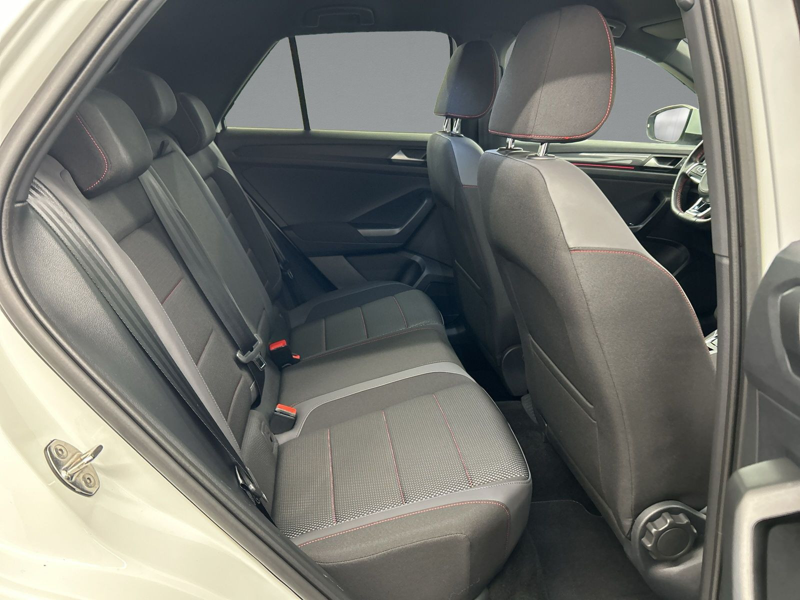 Volkswagen - T-Roc_12