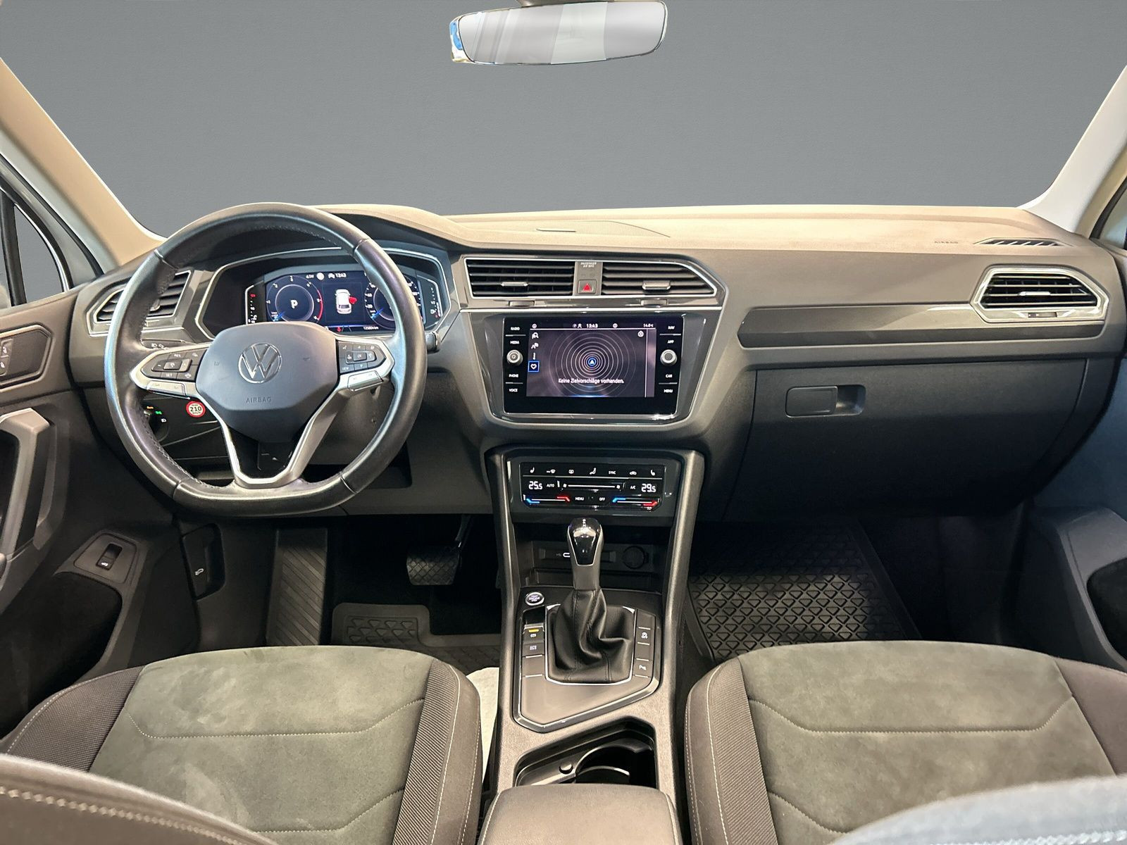 Volkswagen - Tiguan_9