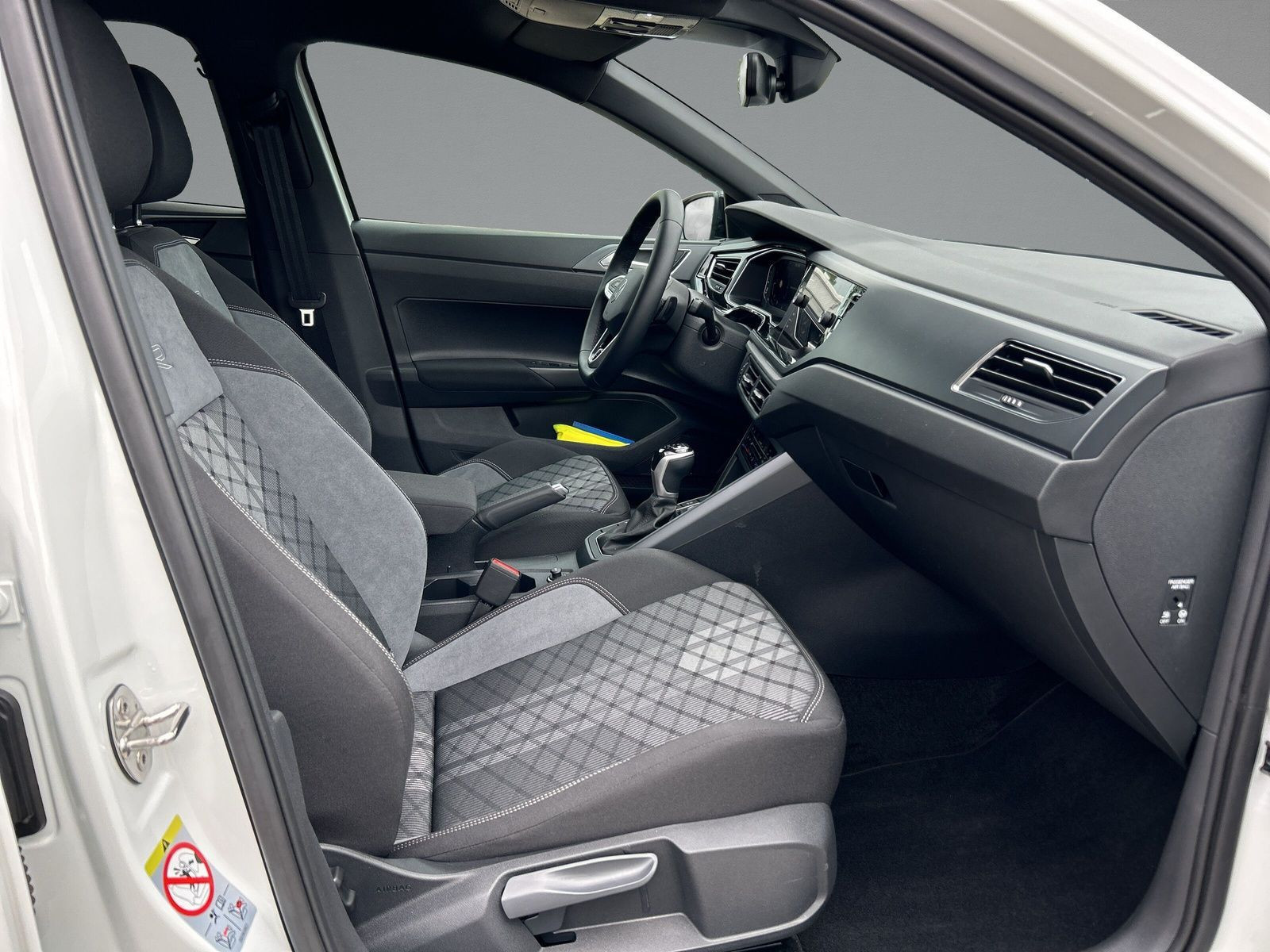 Volkswagen - Polo_13