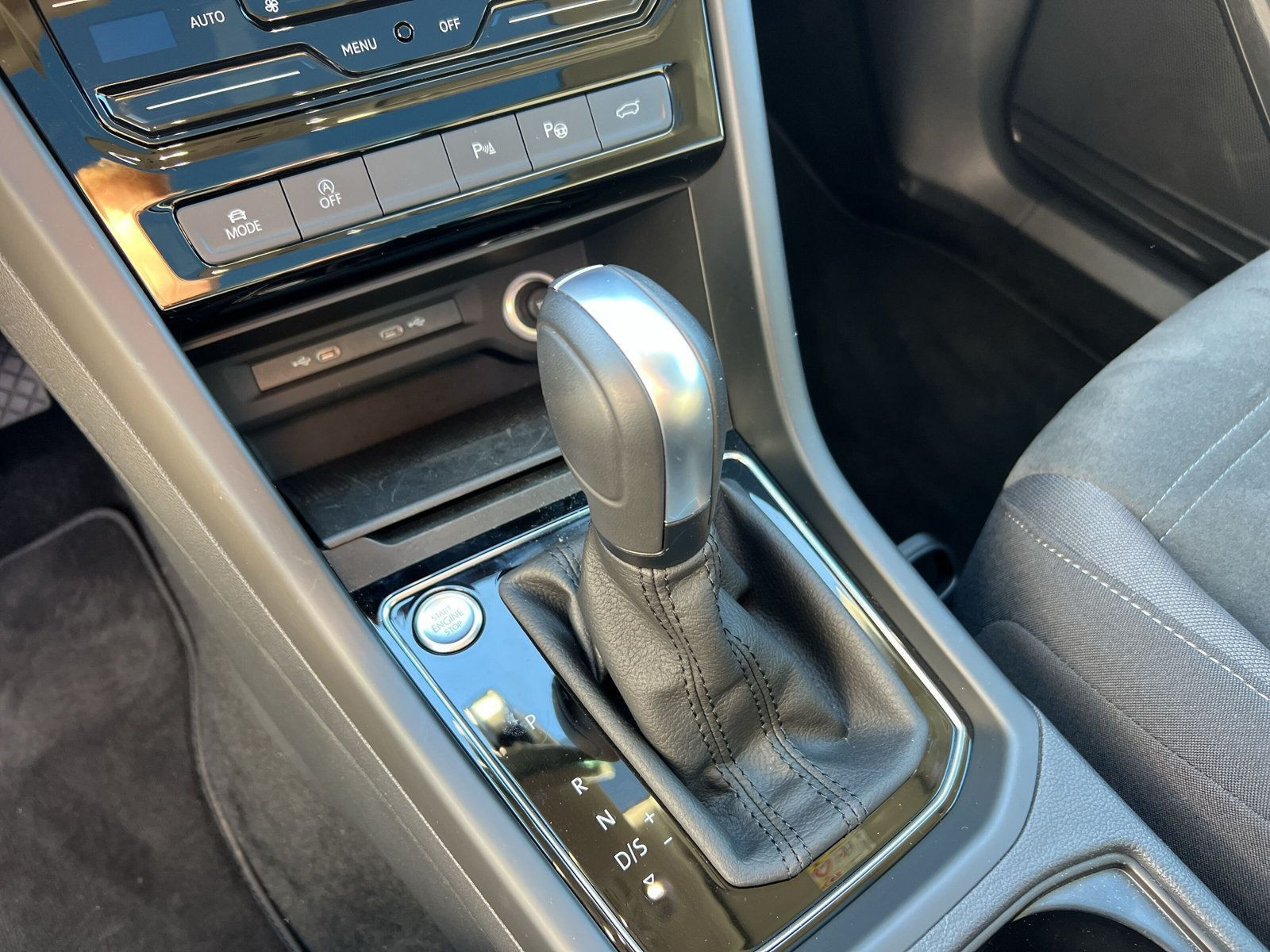 Volkswagen - Touran_16