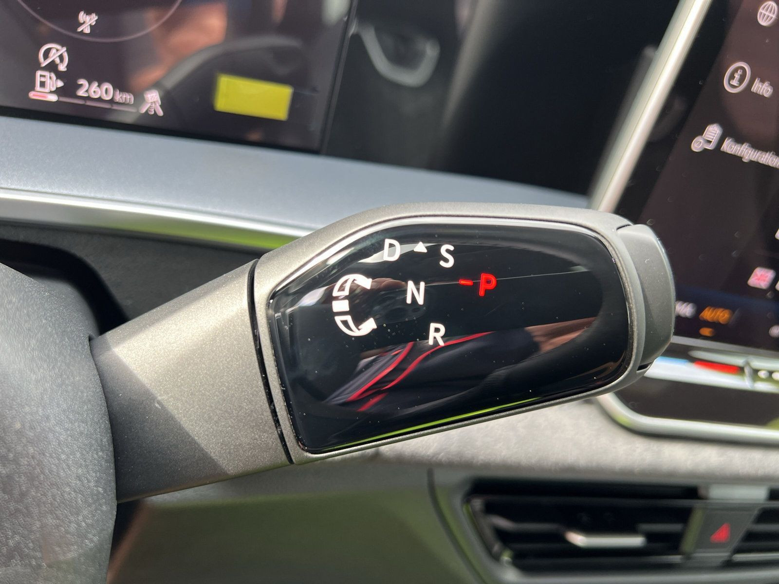 Volkswagen - Tayron_16