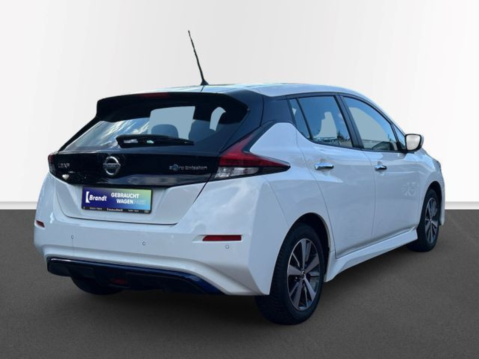 Nissan - Leaf_4