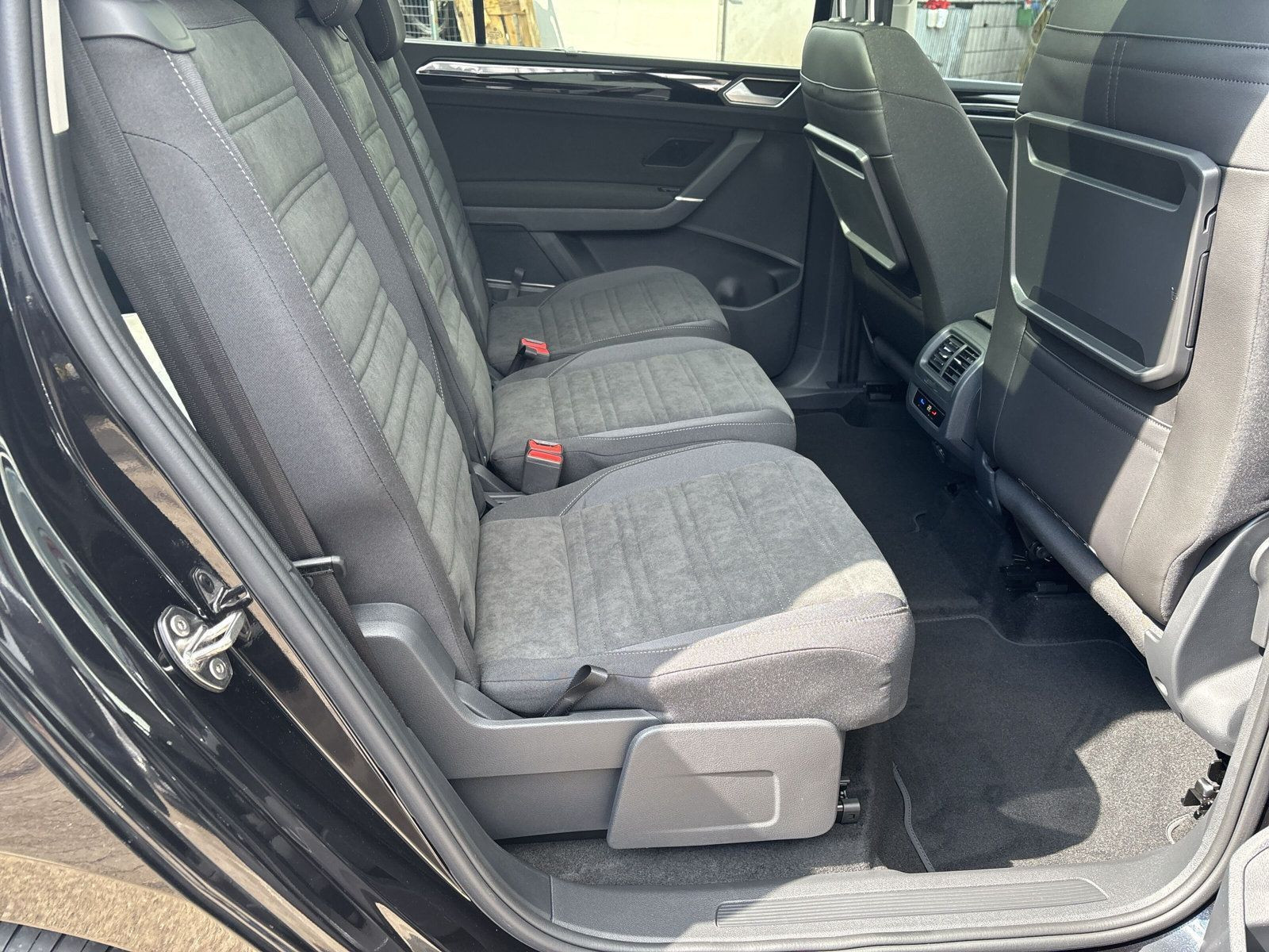 Volkswagen - Touran_25