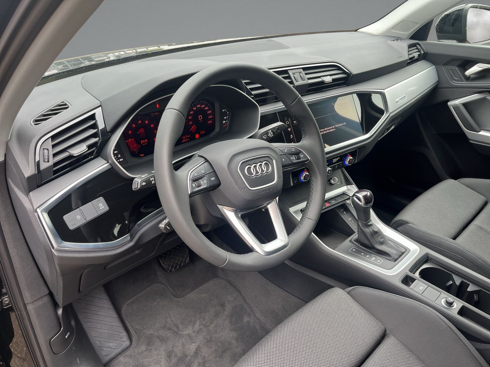 Audi - Q3_7