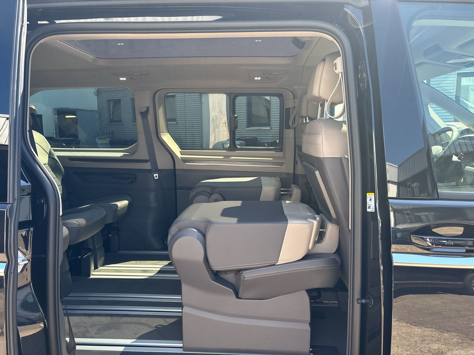 Volkswagen - Multivan_16