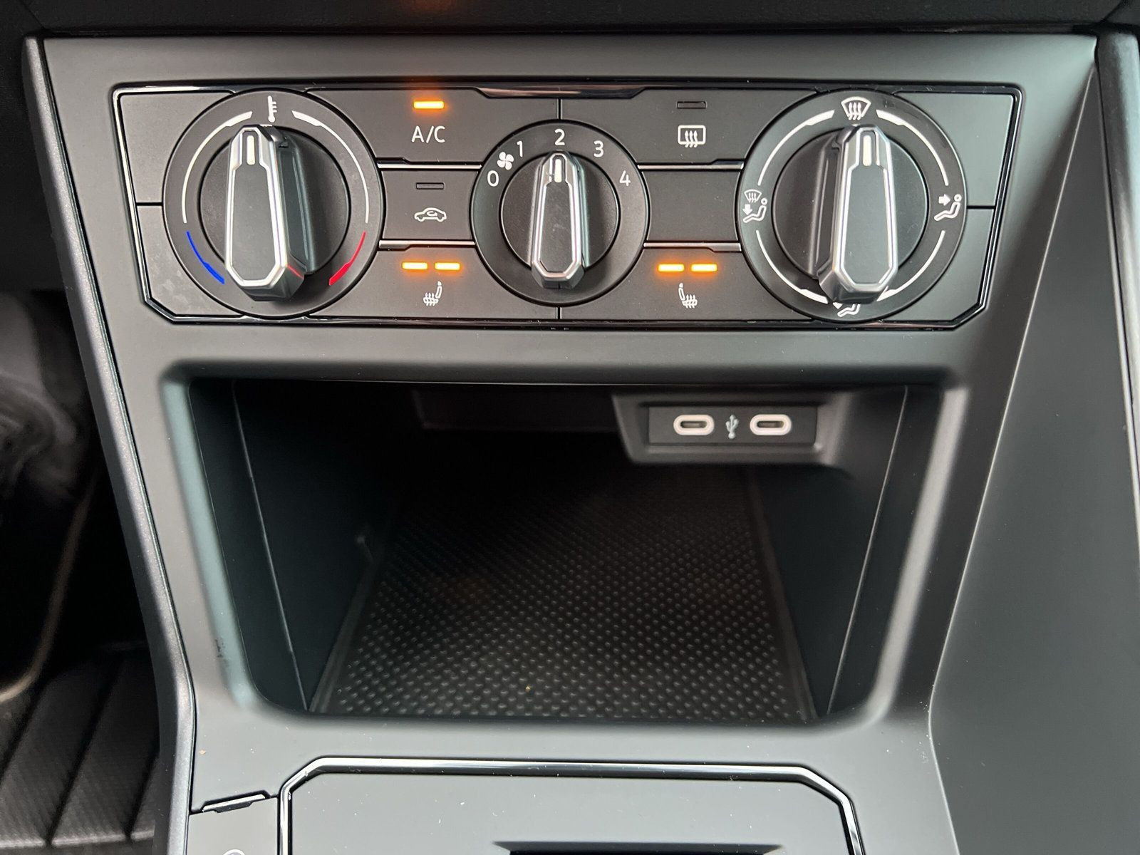 Volkswagen - Polo_19