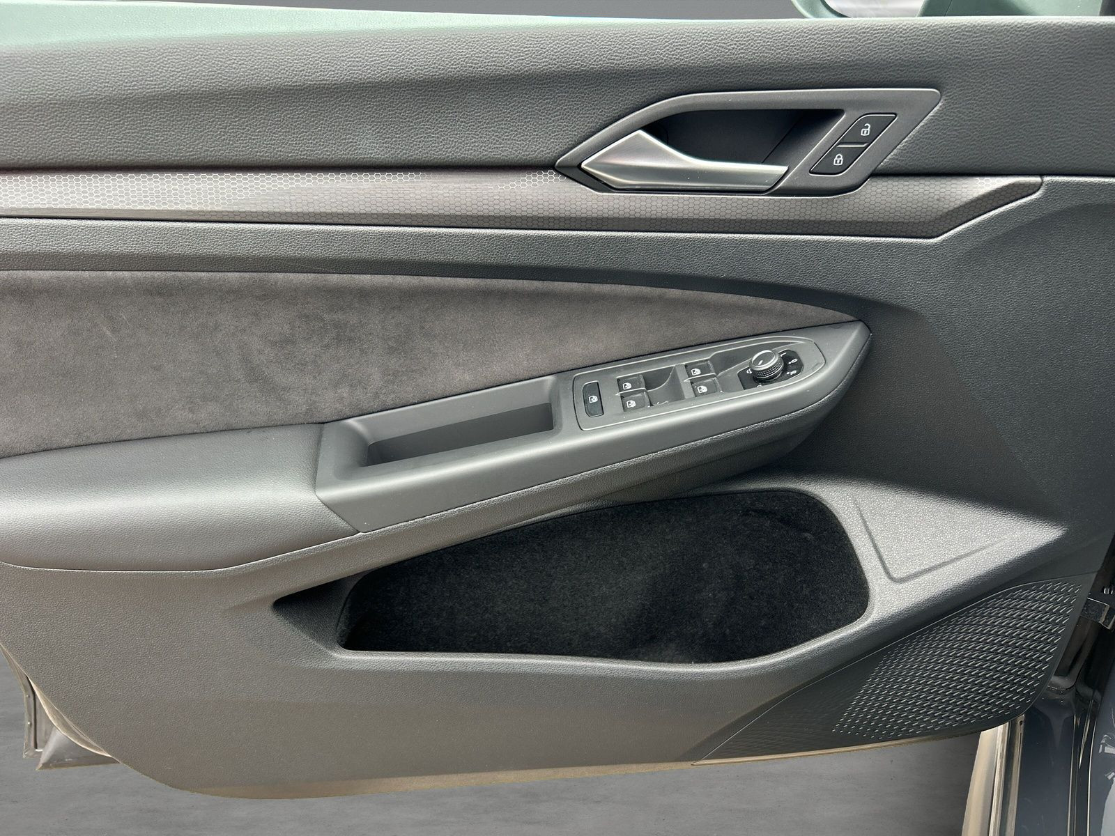 Volkswagen - Golf GTI_21