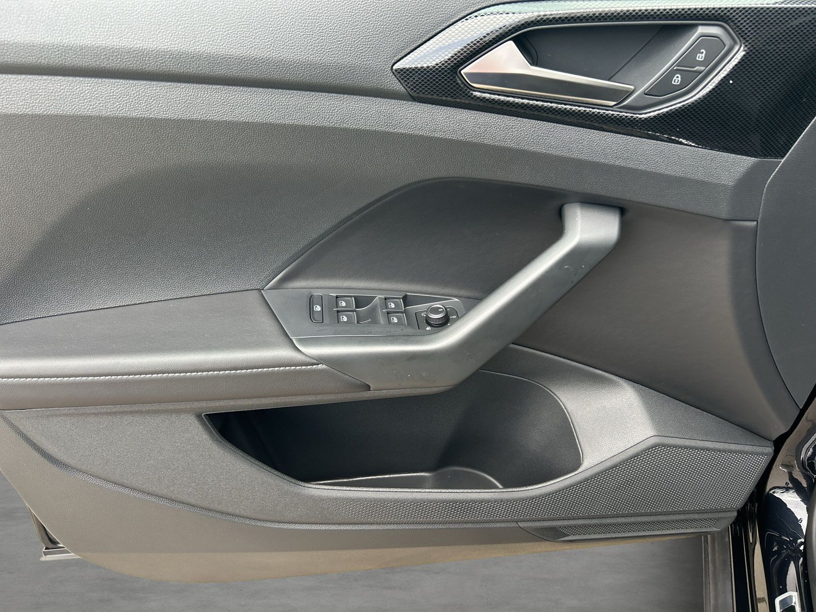 Volkswagen - T-Cross_23