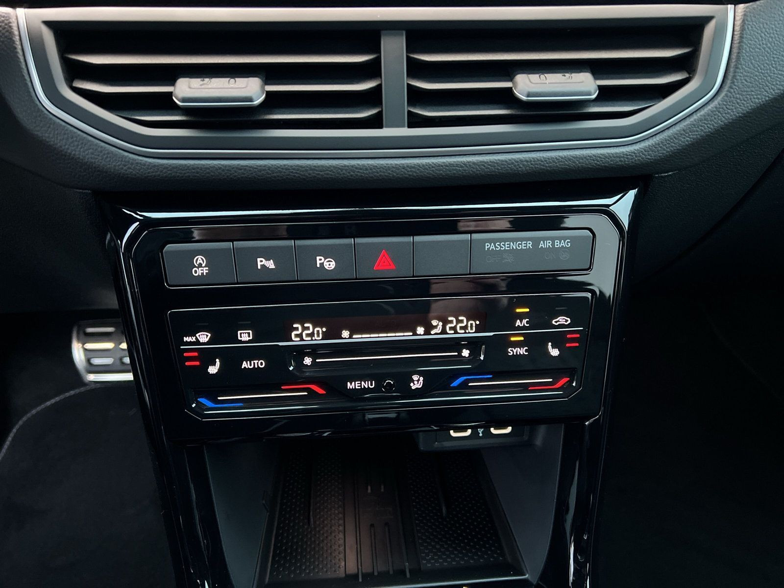 Volkswagen - T-Cross_16