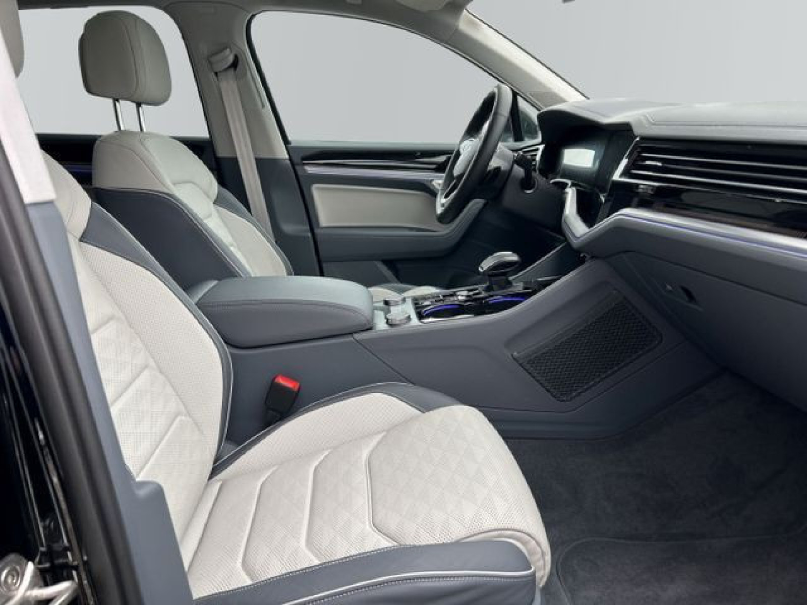 Volkswagen - Touareg_13