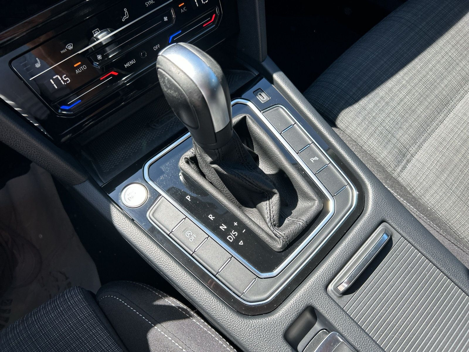 Volkswagen - Passat Variant_15